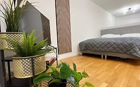 ☆STAYWELL: Studio für 2 l Küche I Parkplatz l Balkon